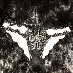 Victoria’s Secret Black and Cream Lace Panties - M